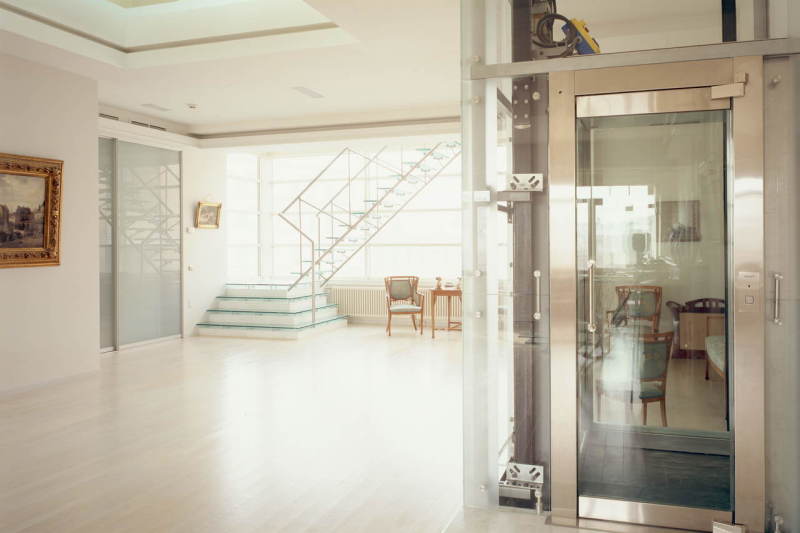 PRIVATE FLAT, PRECHISTENKA STREET, MOSCOW