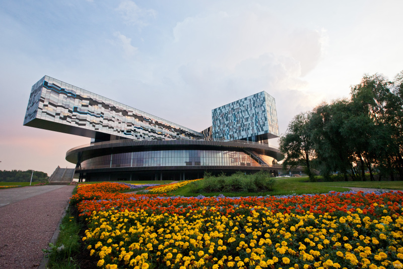 “SKOLKOVO” BUSINESS SCHOOL