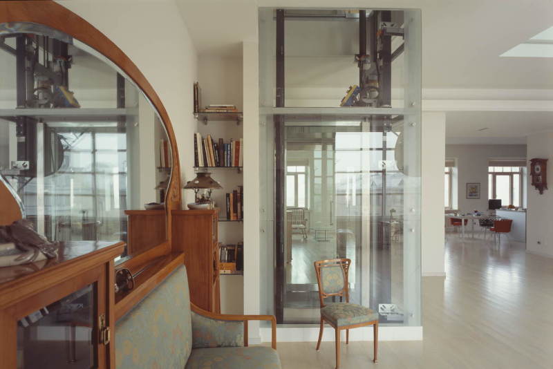 PRIVATE FLAT, PRECHISTENKA STREET, MOSCOW