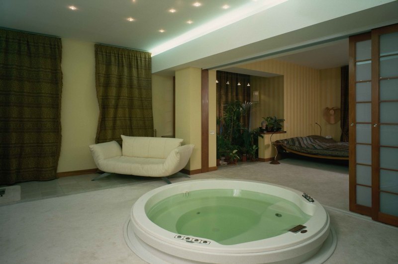 PRIVATE FLAT, PRECHISTENKA STREET, MOSCOW